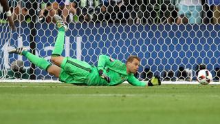 Francia-Alemania: Neuer evitó gol con sensacional estirada