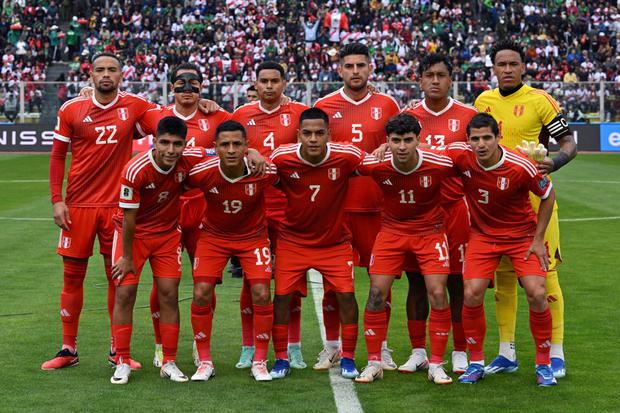 El once titular de la selección peruana contra Bolivia: seis futbolistas de la Liga 1 Betsson como titulares. (Foto: AFP)