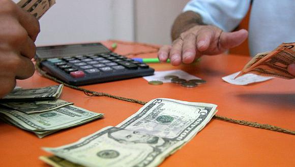 El dólar y la bolsa limeña comienzan operaciones con pérdidas