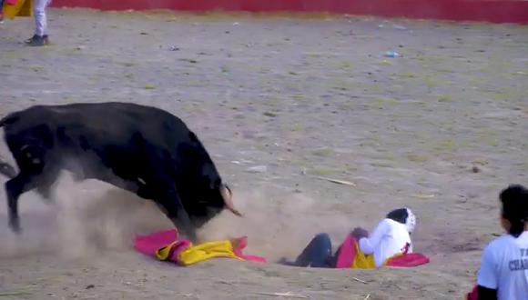 Ocurrió durante una corrida de toros en honor a la Virgen de Cocharcas. (Foto: Facebook)