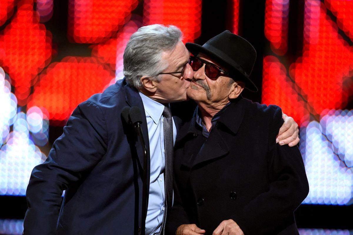 Robert De Niro (izq.) y Joe Pesci. Pesci se negó 50 veces de participar en la película "The Irishman", producida por De Niro.   (Foto: AFP)