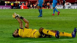 River Plate vs. Binacional: Raúl Fernández abandonó el Monumental en ambulancia por lesión | VIDEO 