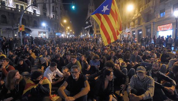 La región de Cataluña en España es nuevamente escenario de nuevas protestas desde que se condenó a prisióna los 9 líderes independentistas la semana pasada. (Foto: AFP)