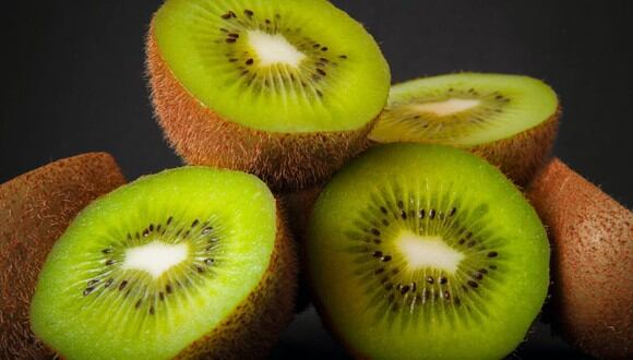 Kiwi, el alimento ideal para sustituir al zumo de naranja del desayuno. | Imagen referencial: Pexels