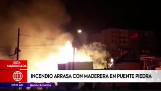 Puente Piedra: incendio consumió maderera y puso en riesgo a viviendas