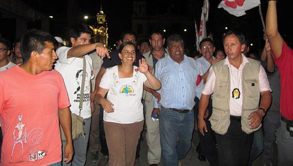 Verónika Mendoza hace actividad en zona prohibida de Chiclayo