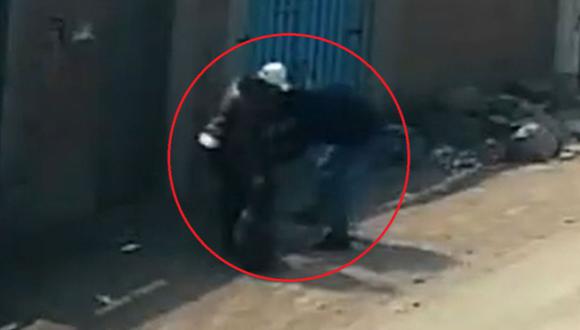 'Marcas' asaltaron a un hombre que había retirado 12 mil soles de una agencia bancaria | Foto: Captura de video / América Noticias