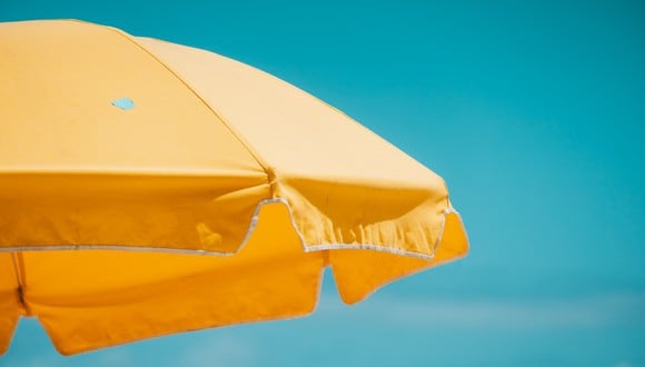 Sombrilla de playa. (Foto: Pexels)