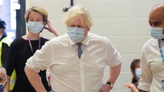 Boris Johnson confirma la primera muerte por la variante ómicron en Reino Unido