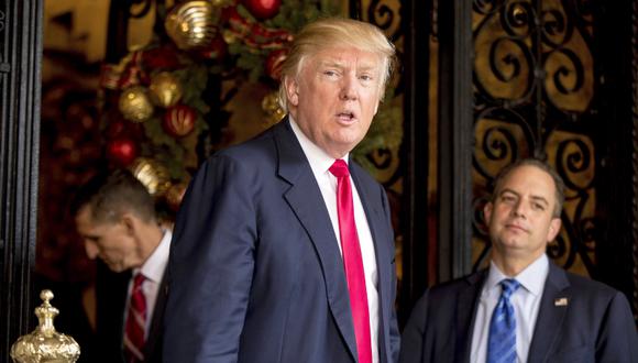 Donald Trump y su ex jefe de Gabinete, Reince Priebus (d). (Foto archivo: AP/Andrew Harnik)