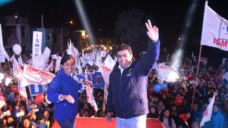 Arequipa: Javier Ísmodes cerró campaña con apoyo de ex candidatos