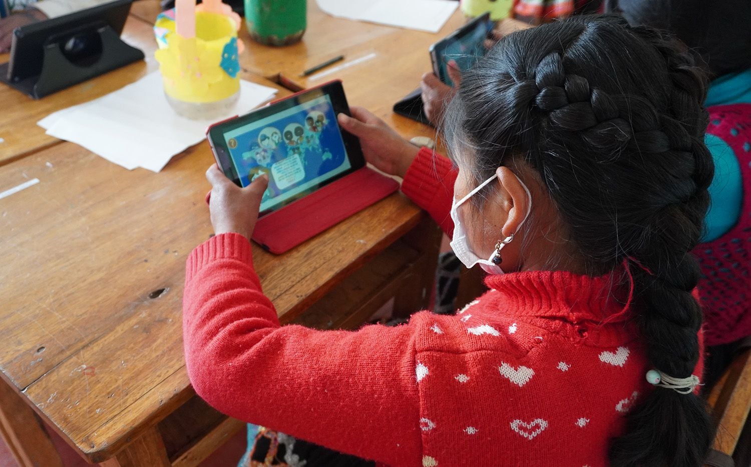 Digital education is present in different rural classrooms in Cusco.
