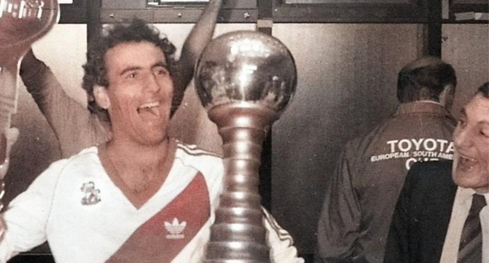 Antonio Alzamendi fue campeón nacional con Independiente (ARG), Nacional y Peñarol (URU), River Plate (ARG); campeón del mundo con River y alzó la Copa América con Uruguay.
