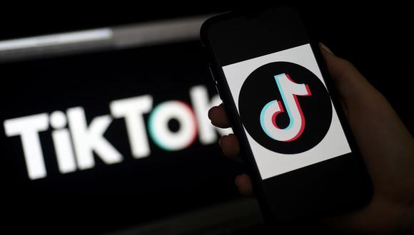 Con la ayuda de algunas apps podemos guardar nuestros videos favoritos en TikTok. (Foto: AFP)
