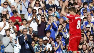 Mourinho e hinchas del Chelsea se rinden a Gerrard en cambio