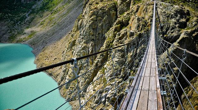 Observa los Alpes Suizos desde este espectacular puente - 1