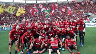 Paolo Guerrero entrenó con Flamengo en el Maracaná y fue recibido por 50 mil hinchas