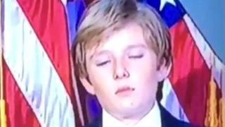 Barron Trump se duerme durante el discurso de su padre [VIDEO]