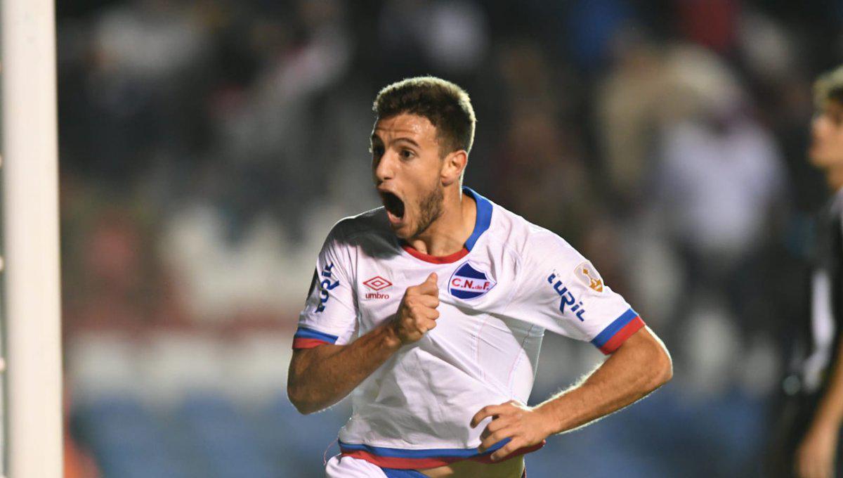 Nacional consiguió un importante triunfo que le permite aferrarse al segundo puesto del Grupo F de la Copa Libertadores. Santos, a pesar del resultado, es el único líder de la serie. (Foto: El País)