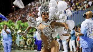 Alegría y protesta en el cierre de los desfiles del carnaval de Río de Janeiro | FOTOS Y VIDEO