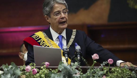 El recién juramentado presidente de Ecuador, Guillermo Lasso, pronuncia un discurso durante su toma de posesión en la Asamblea Nacional. (Foto: AFP).