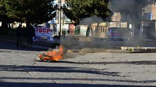 Puno amaneció paralizado en segunda jornada de protestas [FOTOS]