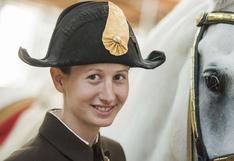 Ella es la primera amazona de la Escuela Española de Equitación de Viena