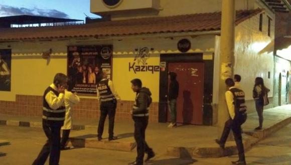 Según las investigaciones, el fiscal tuvo un altercado con su presunto agresor en la discoteca Kazique y al salir del recinto fue atacado con un arma blanca por la espalda en la zona conocida como Barranquito (Foto: cortesía)