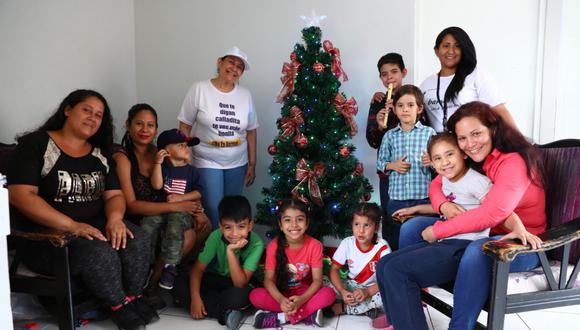 Un grupo de ciudadanas venezolanas recuerdan las costumbres navideñas de su patria. (Foto: Alessandro Currarino)