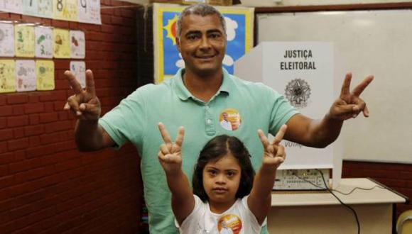 Brasil: Romario gana por goleada y se convierte en senador