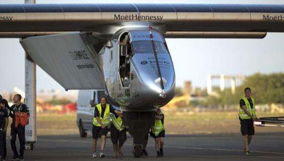 Avión Solar Impulse 2 suspende vuelta al mundo hasta el 2016