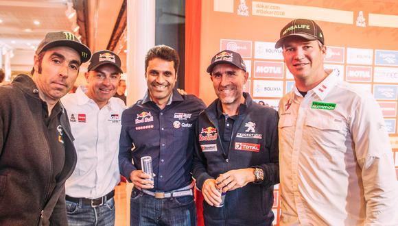 Nicolás Fuchs (primero de la derecha) estuvo en el lanzamiento oficial del Rally Dakar 2018 realizado París. (Foto: ITEA Photo)