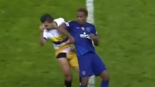 André Carrillo, expulsado por el VAR luego de agredir a un rival con un codazo | VIDEO