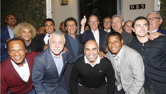 PPK se reunió con César Cueto y otros ex seleccionados del Perú