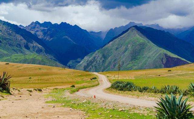 Perú es un país lleno de diversidad y belleza natural, lo que lo convierte en un destino perfecto para realizar road trips. Descubre 10 emocionantes roadtrips que puedes realizar en esta galería. (Foto: Kim Kim)