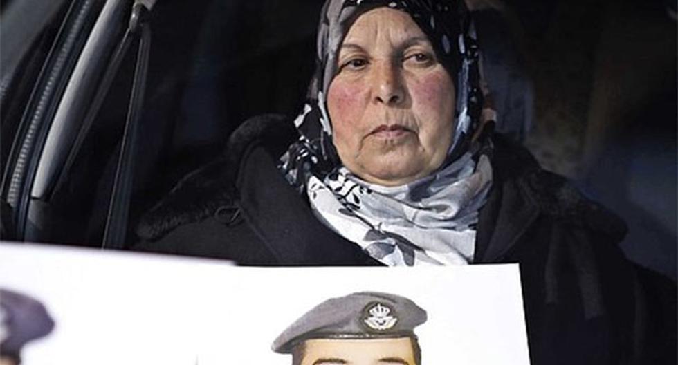 Issaf Kasasbeh se encuentra delicada tras conocer la muerte de su hijo a manos del ISIS. (Foto: Agencias)