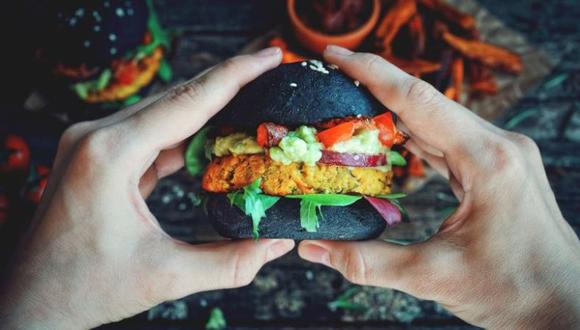 Las alternativas de comida rápida vegana a menudo son peores para la salud que su equivalente de origen animal. (Foto: Getty Images)