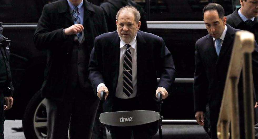 La defensa de Harvey Weinstein animó al tribunal a “ser valiente y decir que Weinstein no es culpable” e insistió en que en su decisión no deben tomar en cuenta lo popular o impopular que pueda ser quien fuera el todopoderoso magnate de Hollywood. (Foto: EFE).