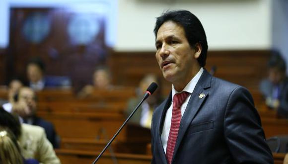 Segundo Tapia, congresista de Fuerza Popular, indicó que apoya a título personal la decisión del Frente Amplio de promover la interpelación a la ministra Patricia García. (Foto: Archivo El Comercio)