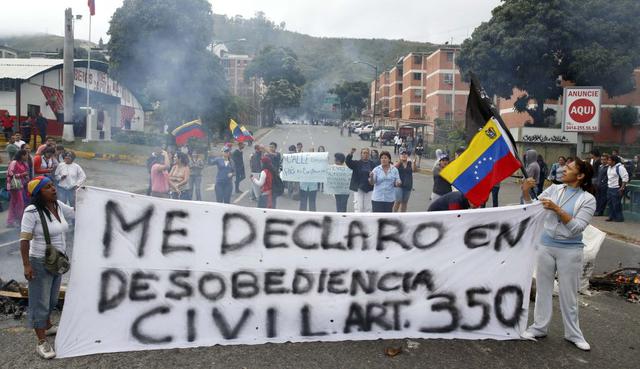 Caracas amaneció con barricadas en numerosas calles - 1