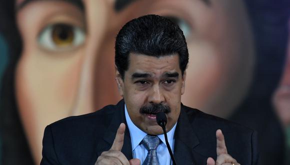 “Yo le he dicho a la vicepresidenta: consigamos un millón de gallinas para llevarlas a los liceos y a las escuelas, es aprendizaje”, dijo Nicolás Maduro. (AFP)