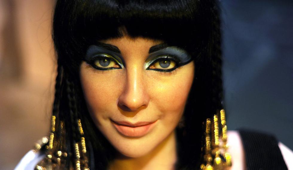 Elizabeth Taylor es uno de los iconos más grandes de Hollywood, su papel en la cinta “Cleopatra” quedó para la historia, al igual que sus impresionantes ojos violetas. Es así que recordaremos 8 datos de la particular actriz estadounidense. (Foto: Gabriel Bouys / AFP)