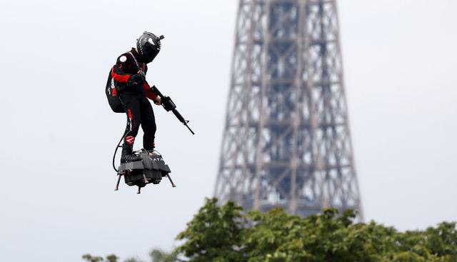 El "soldado volador" está de vuelta: intentará cruzar el Canal de la Mancha este domingo. (Foto: Reuters)