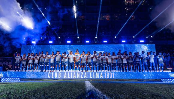 ¿Quién fue el futbolista de Alianza Lima más aplaudido en la Noche Blanquiazul 2024?. (Foto: Twitter Club Alianza Lima)