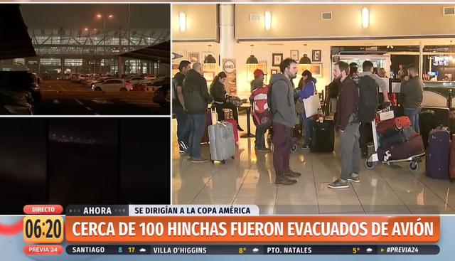 Evacuan de emergencia avión con hinchas de Chile que viajaban a la Copa América. (Foto: Captura de tv)