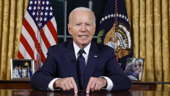 El presidente estadounidense Joe Biden se dirige a la nación sobre el conflicto entre Israel y Gaza y la invasión rusa de Ucrania desde la Oficina Oval de la Casa Blanca en Washington, DC, el 19 de octubre de 2023. (Foto de JONATHAN ERNST / POOL / AFP)