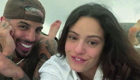 La cantante española y el artista puertorriqueño decidieron anunciar su compromiso de una manera especial (Foto: Rosalía / Instagram)