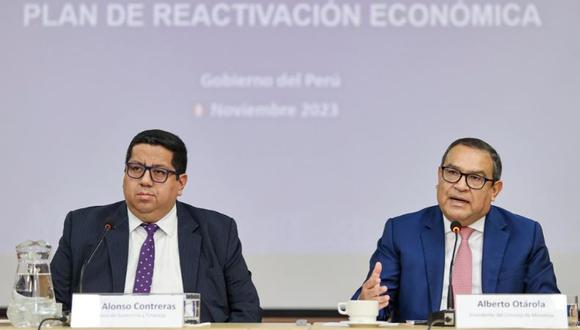 El ministro de Economía y Finanzas, Alex Contreras (izquierda) y el presidente del Consejo de Ministros, Alberto Otárola anunciaron nuevas medidas. (Foto: PCM)