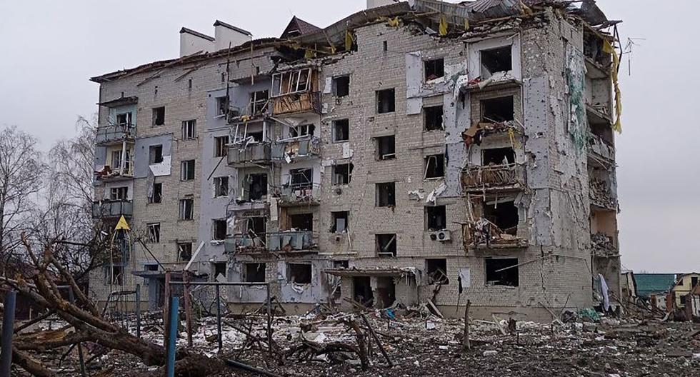 Un edificio destruido en Borodyanka, al noroeste de Kiev, tras los bombardeos de Rusia. (@STAHIVUA / ESN / AFP).