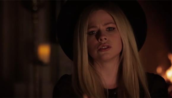Avril Lavigne regresa con video de "Give You What You Like"